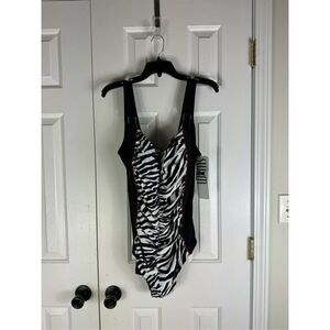 NWT Swim by Chuck Handy Swim Suit Size 24W